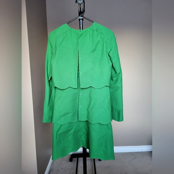 Vanentino Scallop Tiered Femme Green 2 - Picture 2 of 4